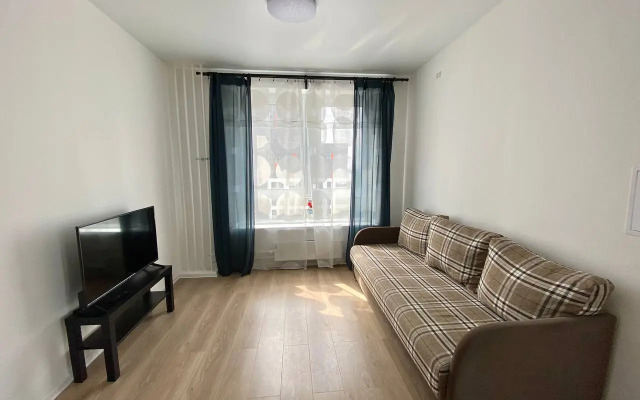 Yevrotreshka Vv Apart U Metro Kotelniki Na Sosnovoy 5 Apartments