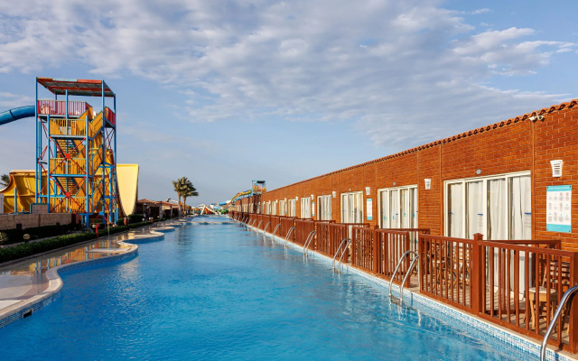 Solara Aqua Park Resort by SUNRISE