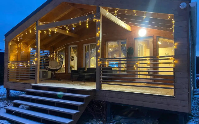 Частный дом комфортный со столом для пинг-понга и батутом