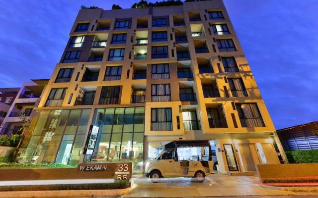 Отель Ramada by Wyndham Bangkok Ten Ekamai Residences