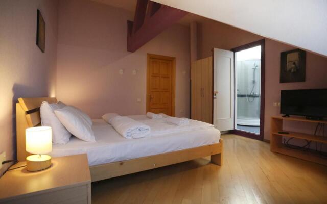 Davids Apartments