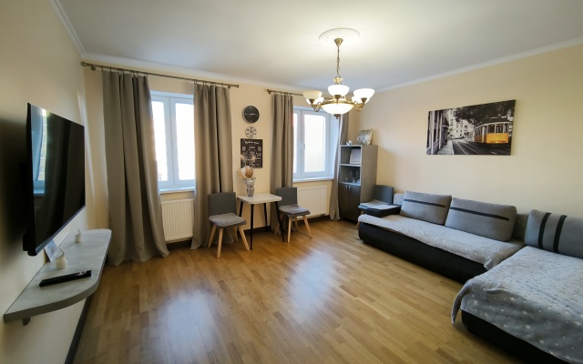 Апартаменты на 8-м этаже в центре, 70 кв. м.