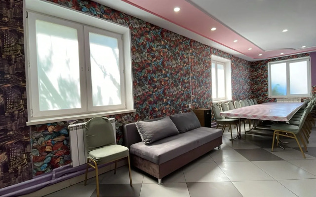 S Bilyyardom i Mangalom Private House