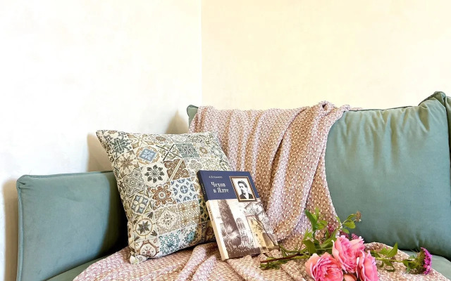 Апартаменты на Ялтинской 12А ЖК «Шато Лувр»