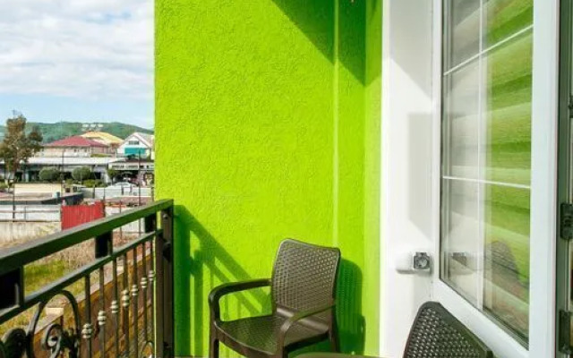 V 100 Metrakh Do Plyazha Apartments