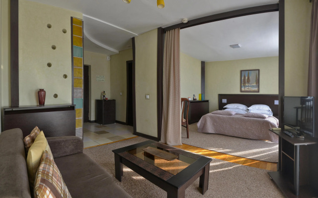 Ukraina Hotel