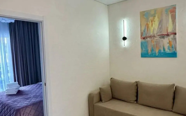 2kh-Komnatnaya Svetlaya Flat