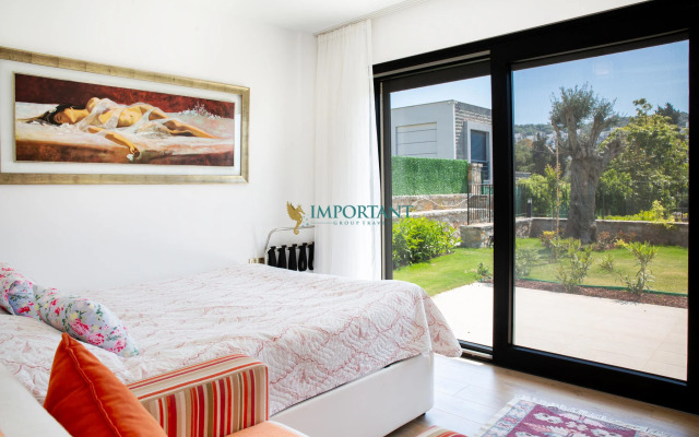 BD498-Gümüşlükte 4 Odalı Özel Havuzlu Villa