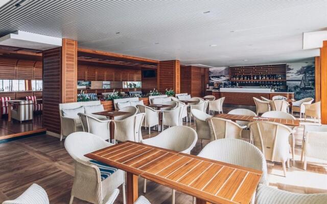 Carine Hotel Delfin