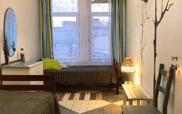 Меблированные комнаты Табурет и Чемодан