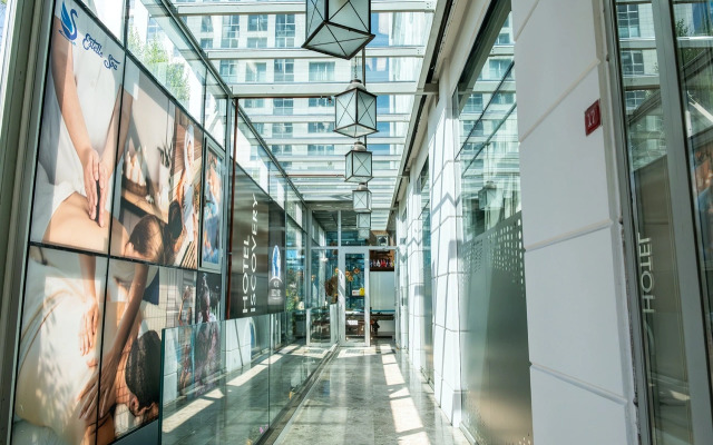 Discovery Hotel
