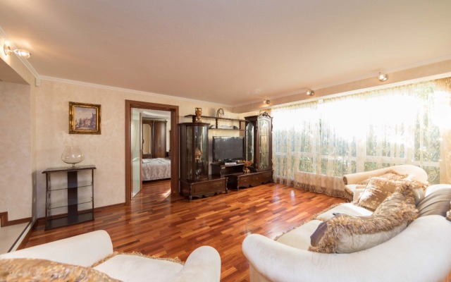 V Samom Tsentre Sochi Villa