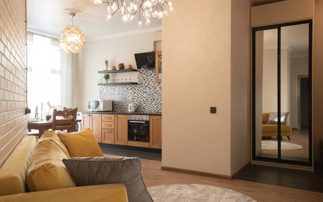 Family s detskoj komnatoj v ZHK Dinastiya Flat
