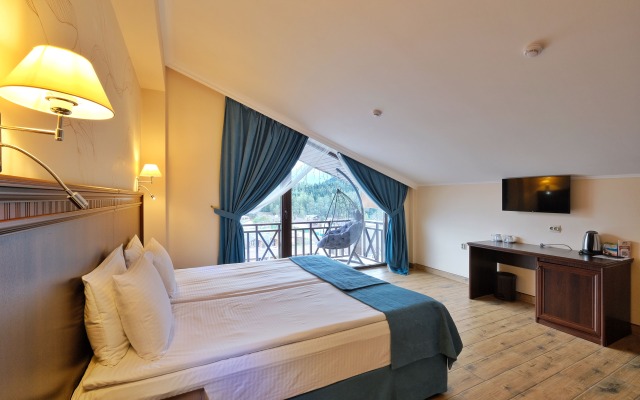 GrandShale Hotel
