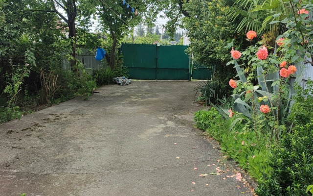 Private house Sukhumskoye Shosse 90 "pod Klyuch"