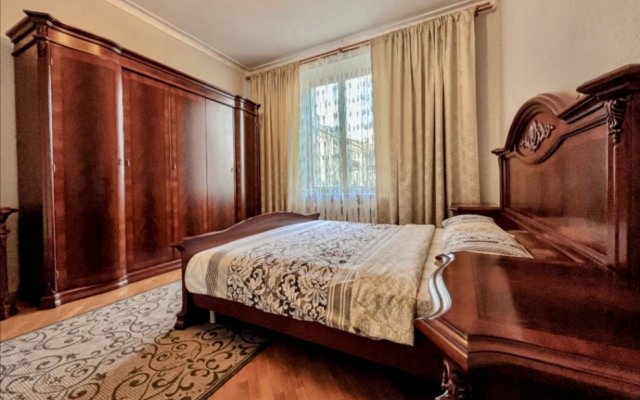 3kh Komnatnye Pr.nezavisimosti 12, Tsentr! Apartaments