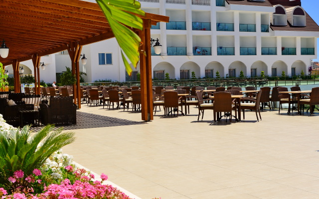 Side Crown Serenity - Ultra All Inclusive