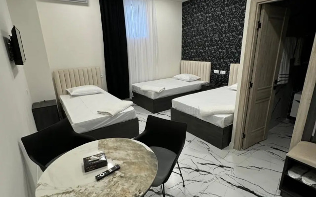 Luxe Plaza Hotel