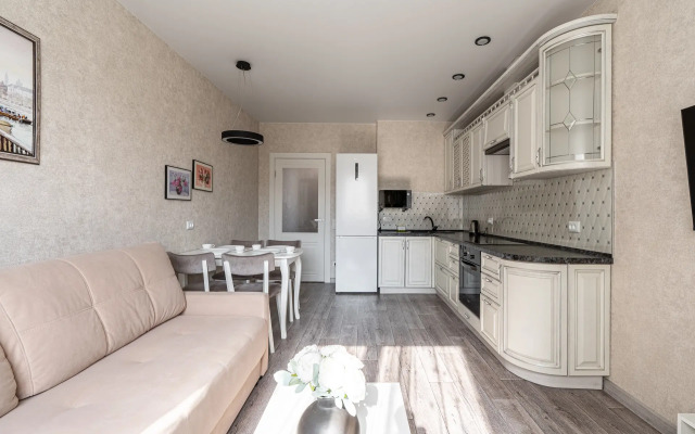 U Tsentralnogo Stadiona Flat