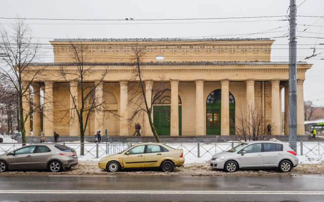 V Dvukh Shagakh Ot Metro Kirovskiy Zavod Apartments