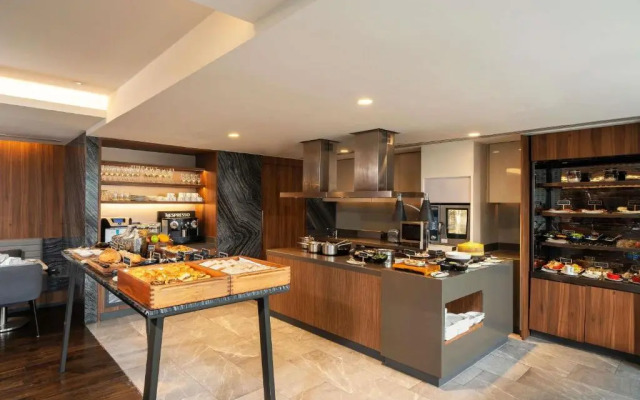 Отель Pullman Bangkok King Power