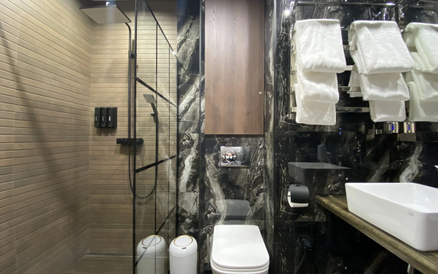 Royal Status Hotel