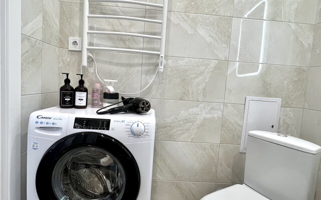 Dvukhkomnatnye Vozle ZhD I Naberezhnoy Apartments