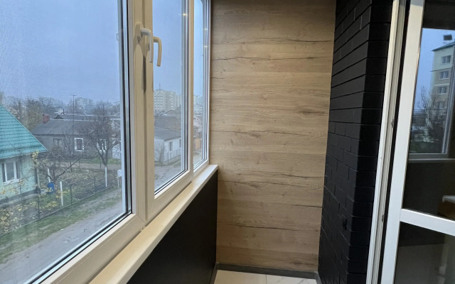 Prostornaya Nedaleko Ot Tsentra S Parkovkoy Flat