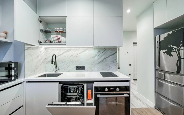 V Zhilom Komplekse S Basseynom "merkato" Flat