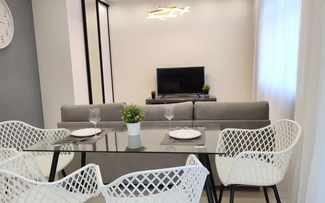 2kh Komnatnye Apartamenty Kranzdeluxe White 1