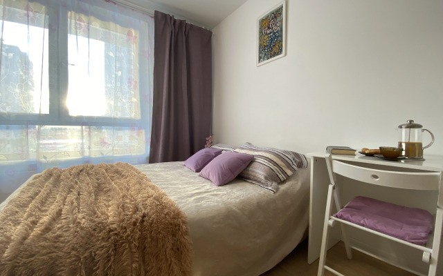 Квартира Современная студия рядом с метро Ул. Дыбенко