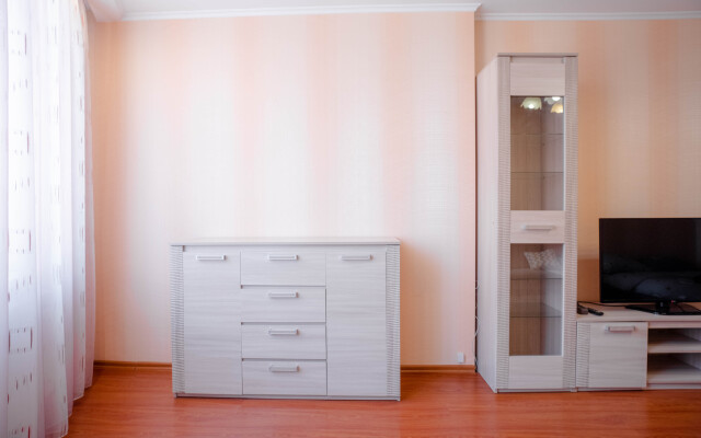 Prostornaya Odnushka Na Glavnom Prospekte Goroda Apartments