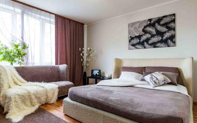 Gostiny Dvor & Co on Lenina 5