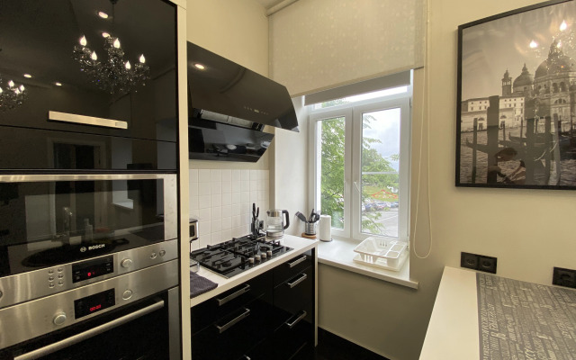 Dizaynerskaya V Tsentre Yaroslavlya Flat