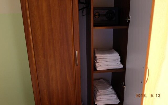 Adlerok Guest House