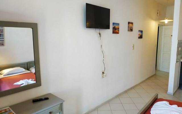 Отель Renia Studios