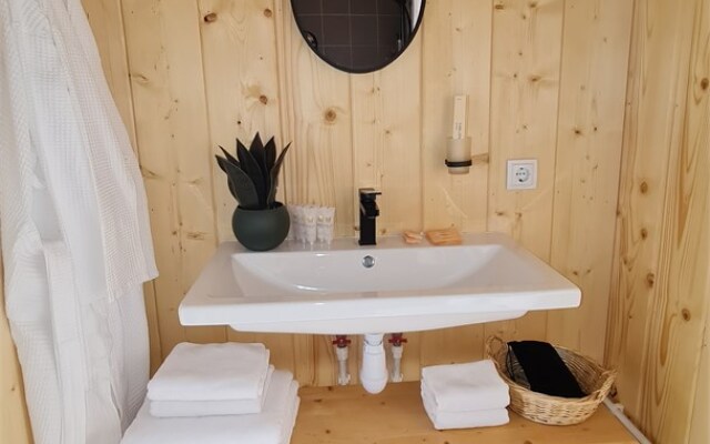 Парк-отель Титовка Арктик Ривер Парк 4*