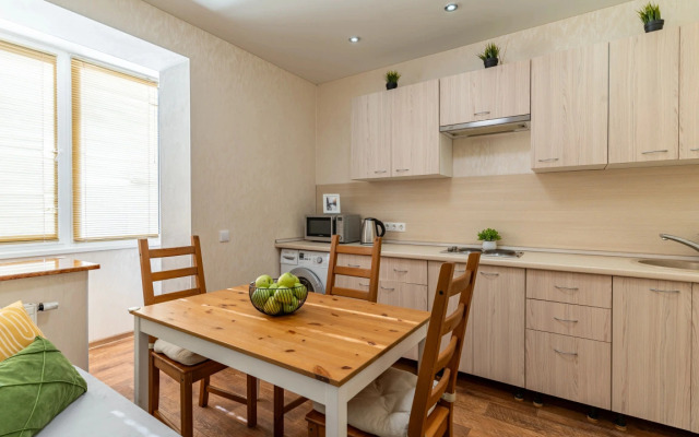 U parka Galitskogo Apart-Otelika na Geroyev Razvedchikov Flat