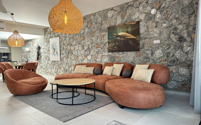 Вилла Роскошная вилла на берегу Средиземного моря