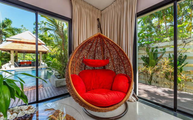 Toba Baan Bua Estate Naiharn Beach Villa