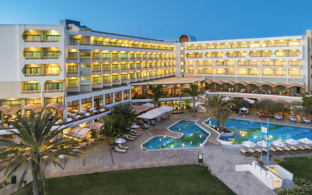 Constantinou Bros Athena Royal Beach Hotel