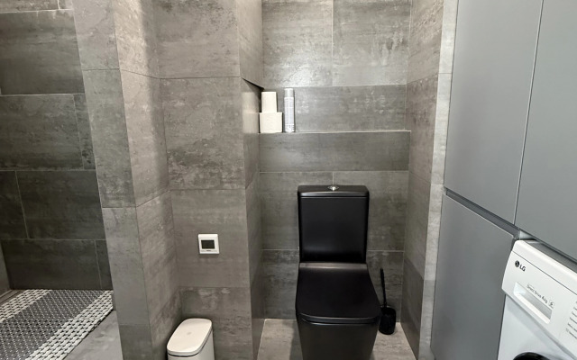 Dizaynerskaya Dvukhkomnatnaya v Tsentre Kurortnoy Zony Flat