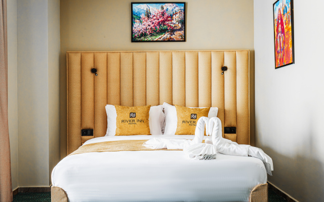 River Inn Hotel