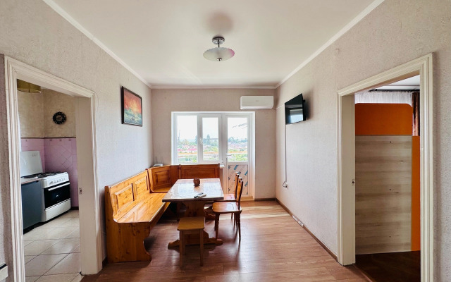 Flat S Balkonom Na Pochtovoy Ulitse