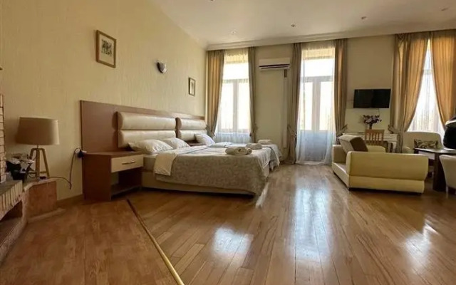 Visiting Nona Apart Hotel