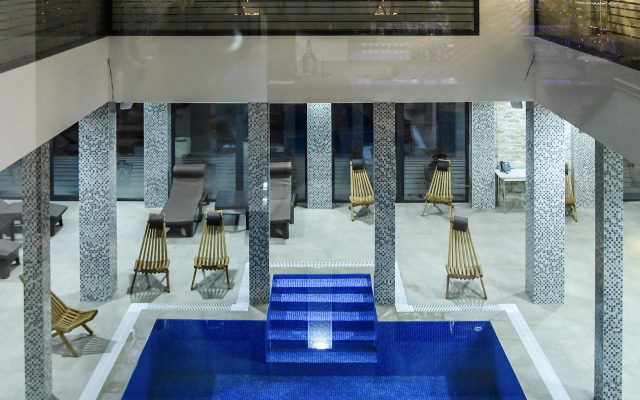 Отель Alexander Resort