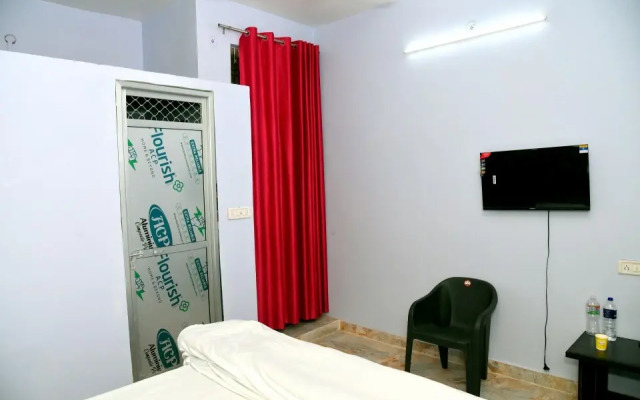 Отель Relax With Ramayana