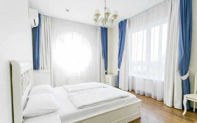 Na Parusnoy 19 (Imeretinskiy) Flat