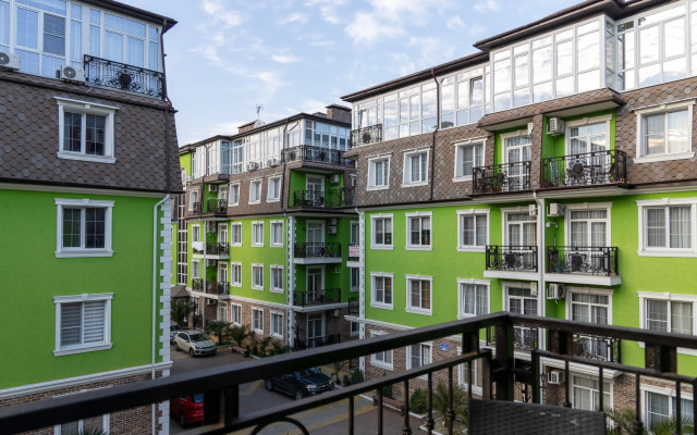 Red Apartments Art Layt Siti Charlz Apartments