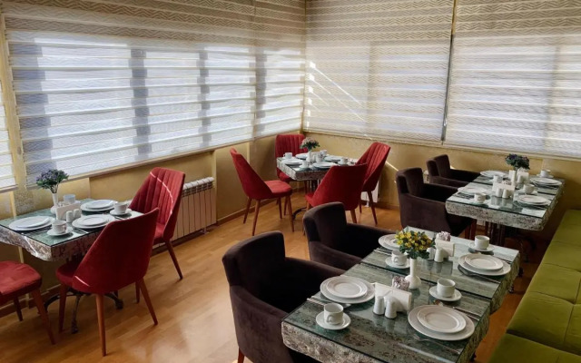 Clover Boutique Hotel
